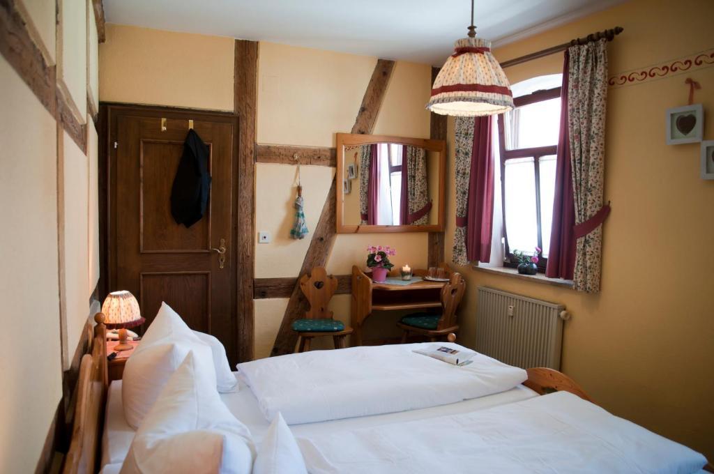 Hotel Schuberths Am Markt ブッテンハイム 部屋 写真